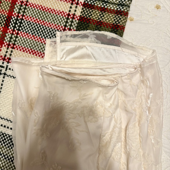 SOLD - Meshki Mona Burnout Velvet Maxi Skirt - Picture 6 of 7